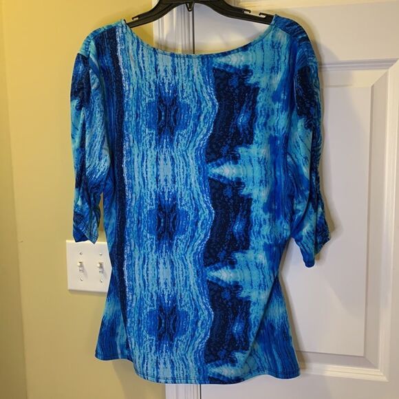 Grayson Size XL Beautiful blue and black blouse with front & sleeve ruching - Picture 2 of 9